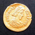 Sitefinds, Roman gold solidus coin of Honorius 395-423. Minted in Milan. Obverse legend VICTORI-A AVGGG/M/D/COMOB found Fareham, Hampshire