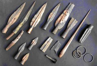Sitefind, Chance find, Bronze Age Hoard including bronze swords, spear heads, chapes, rings etc., found Blackmoor, Selborne, Hampshire