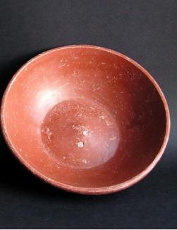Sitefind, bowl, Samian ware, from Manor Farm, Hurstbourne Priors, Hampshire, made in central Gaul during the antonine period, mid 2nd centuryan old object when placed in the graveform Dragendorff 31This is a well-known style of early Roman ware – a